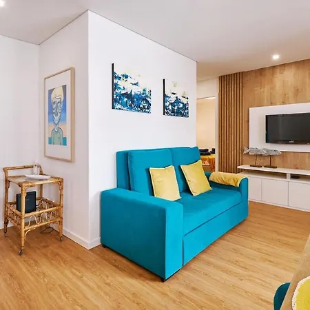 Apartment Ricardo-200m Zum