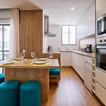 Ricardo-200m Zum Apartamento